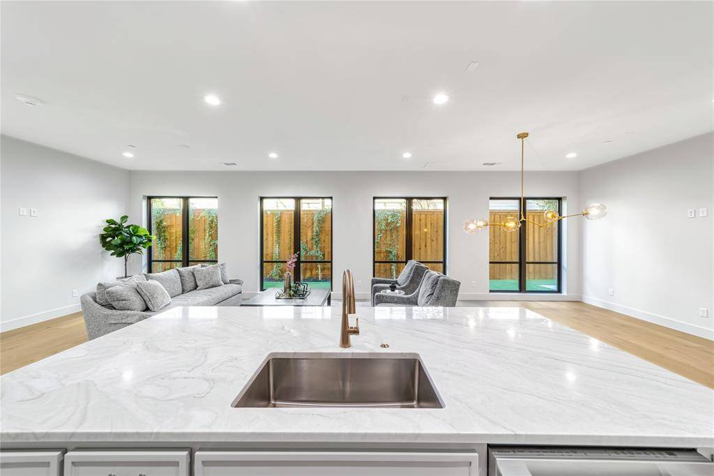 Dallas, TX 75219,3601 Routh Street #1B