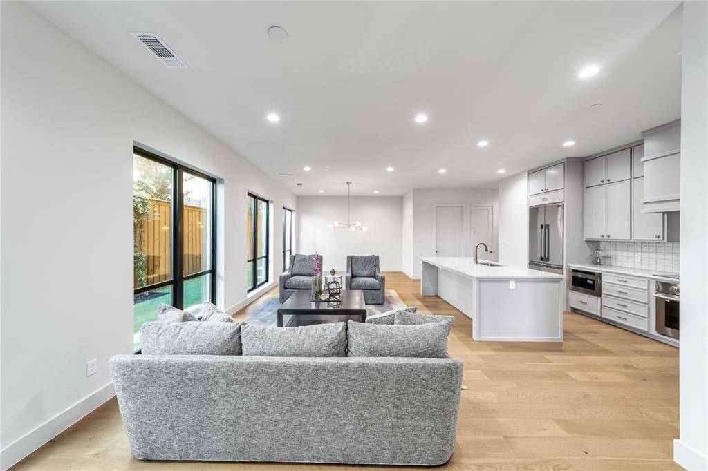 Dallas, TX 75219,3601 Routh Street #1B