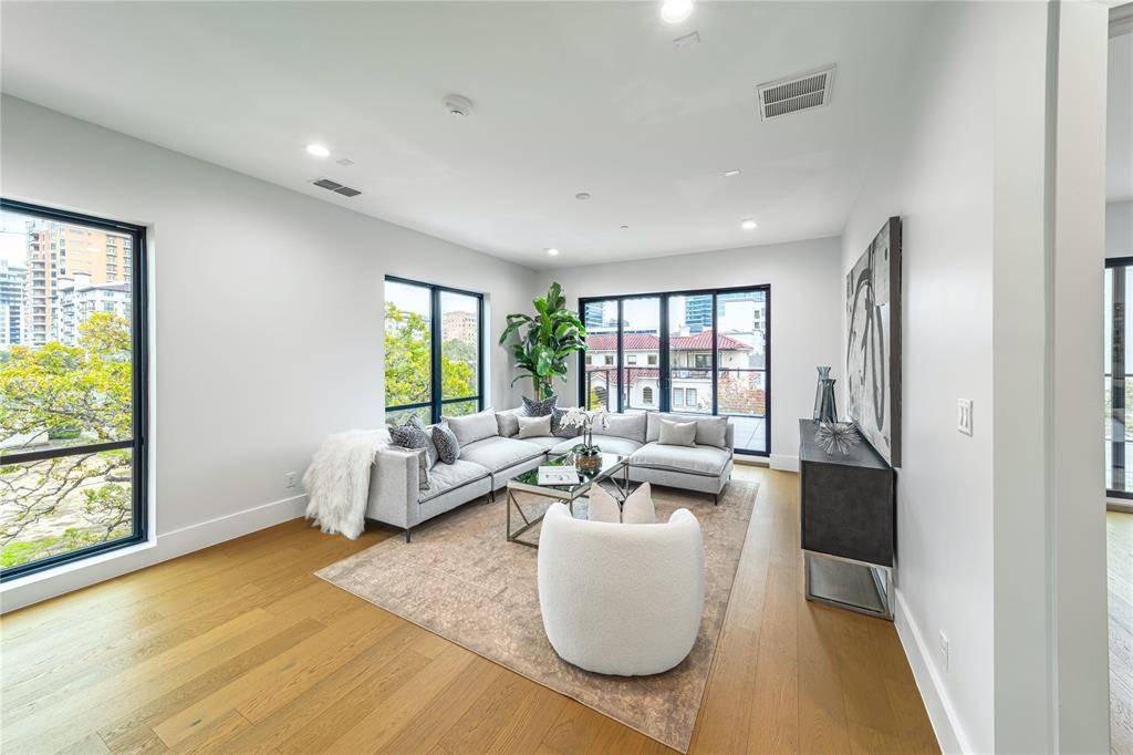 Dallas, TX 75219,3601 Routh Street #4C