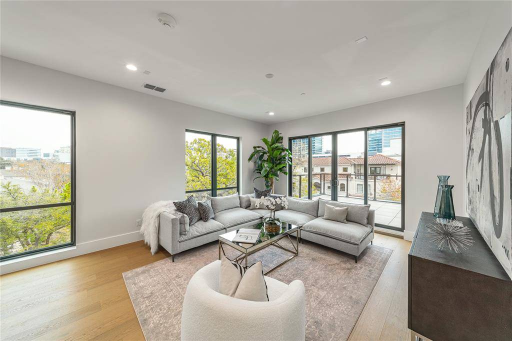 Dallas, TX 75219,3601 Routh Street #4C