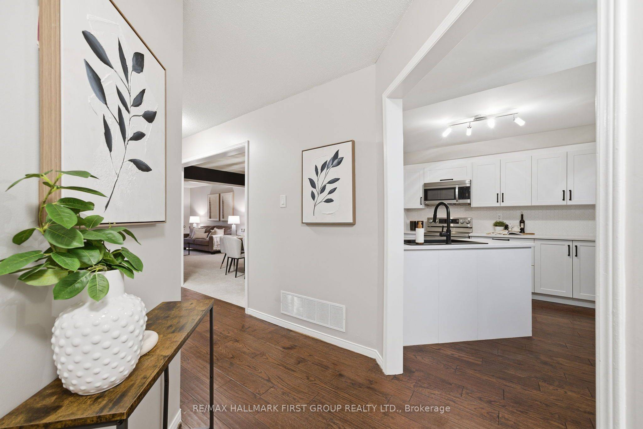 Whitby, ON L1N 8X4,23 Davies CRES