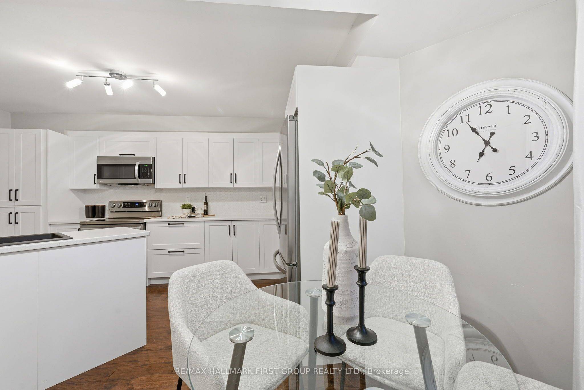 Whitby, ON L1N 8X4,23 Davies CRES