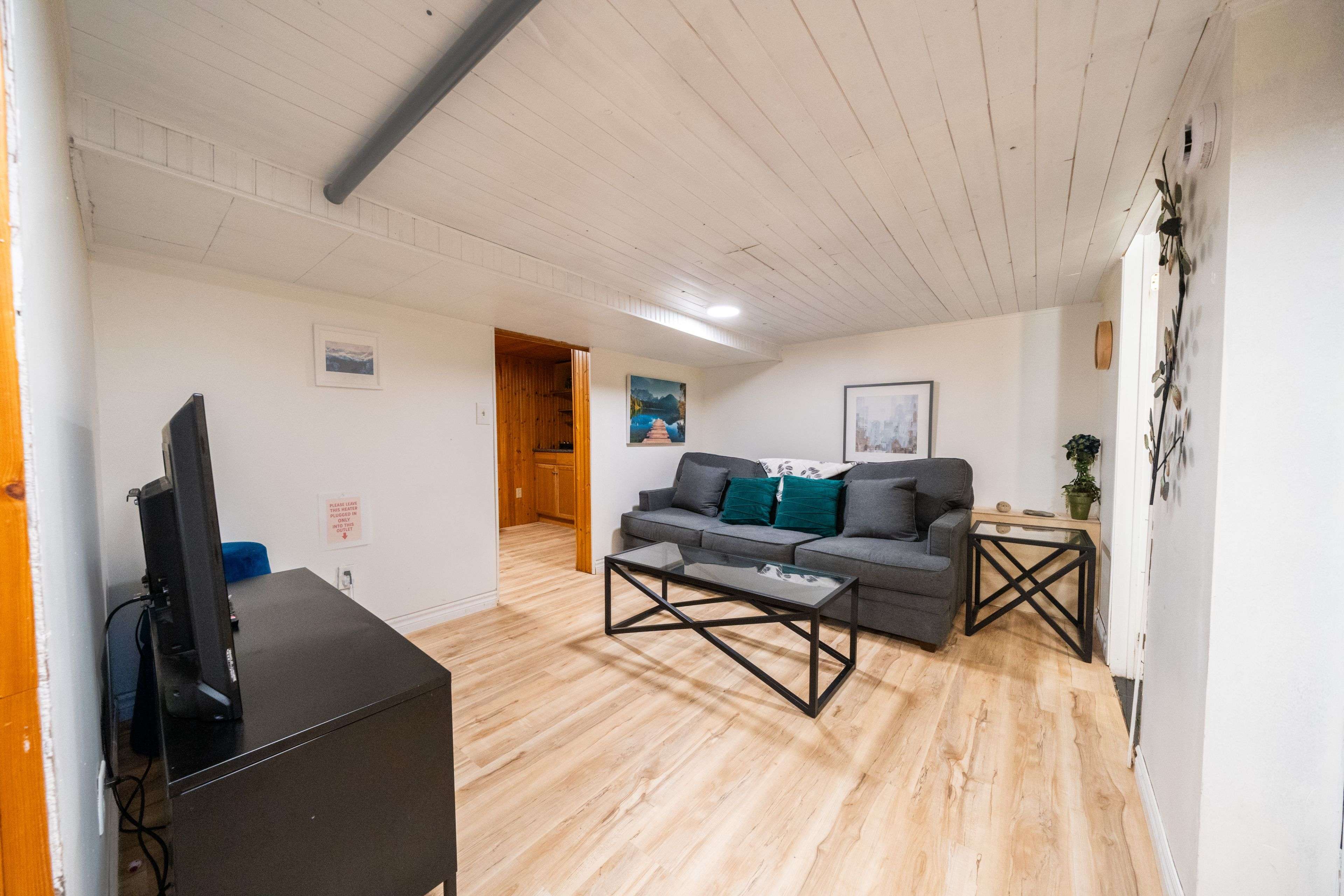 Kitchener, ON N2H 1E4,184 Weber ST E #1