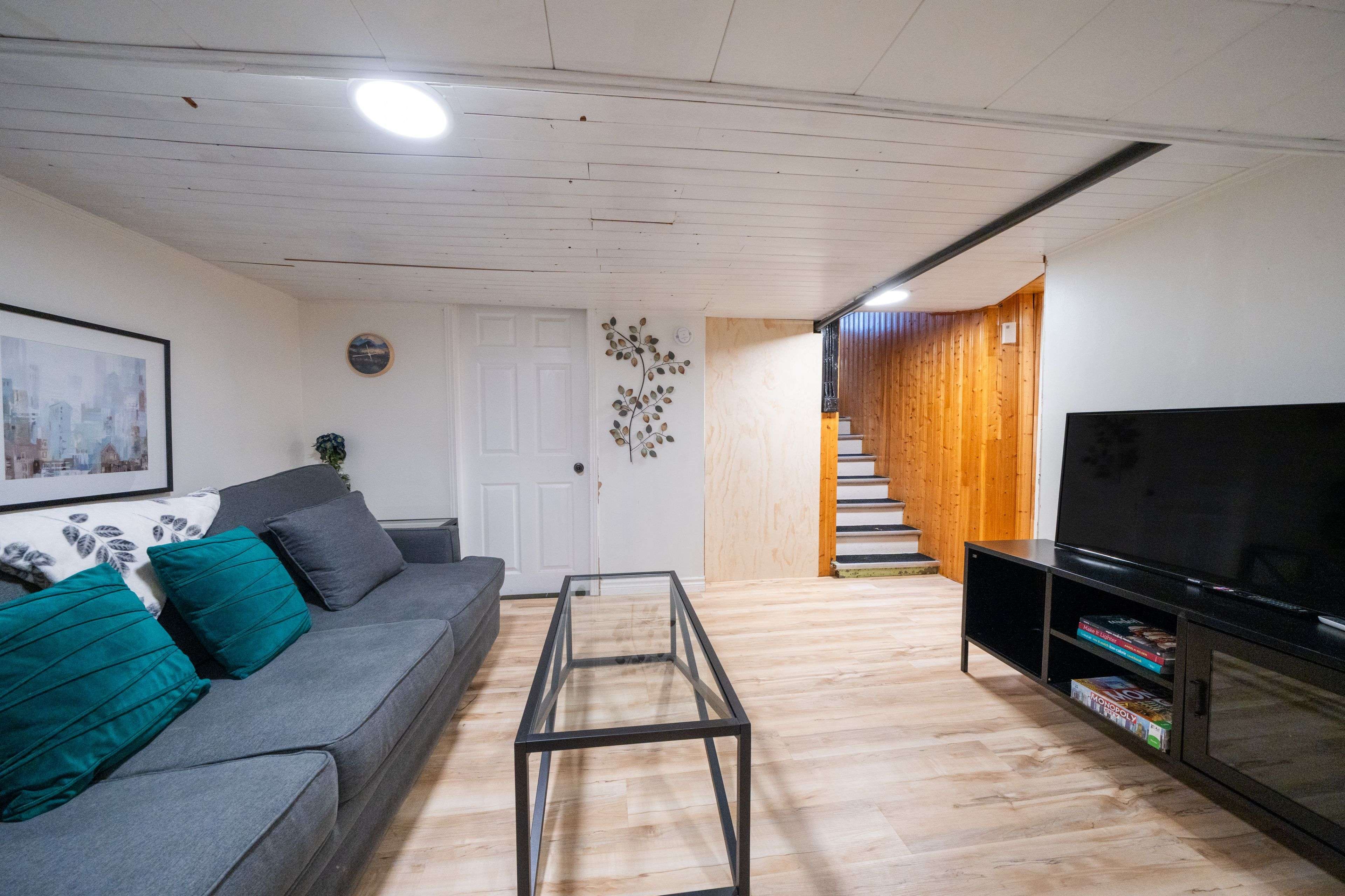 Kitchener, ON N2H 1E4,184 Weber ST E #1