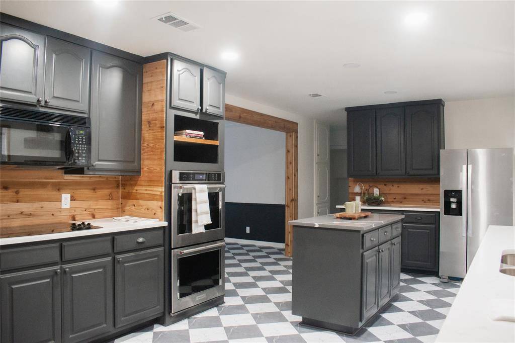 Pantego, TX 76013,2808 Peachtree Lane