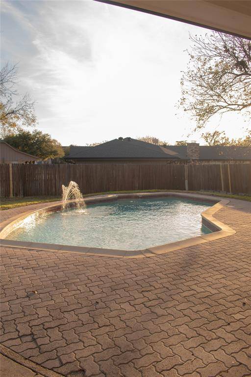 Pantego, TX 76013,2808 Peachtree Lane