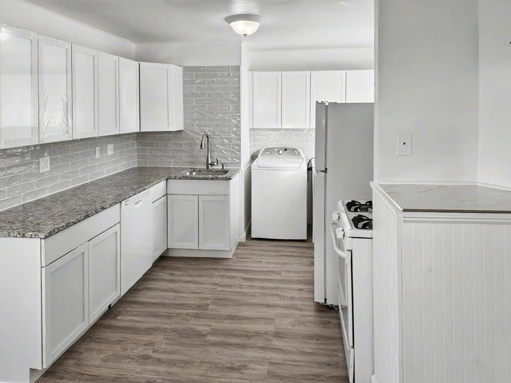 Wyandotte, MI 48192,4474 16th ST