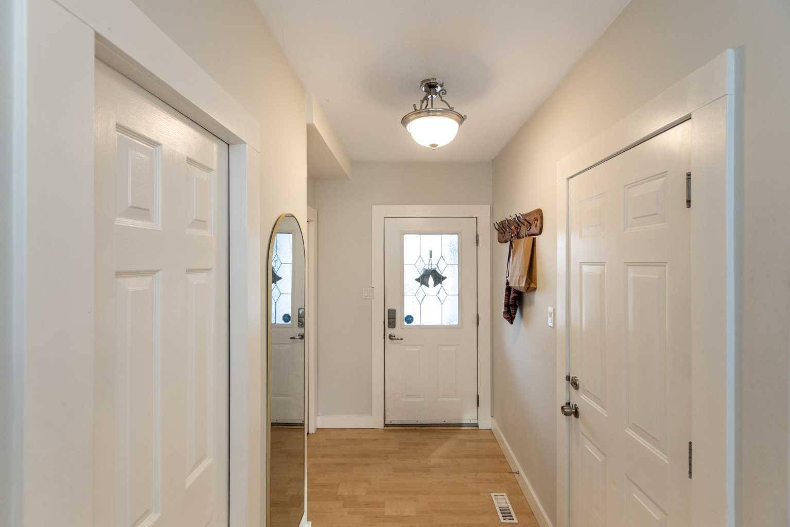 Sylvan Lake, AB T4S 1X9,5032 47 ST