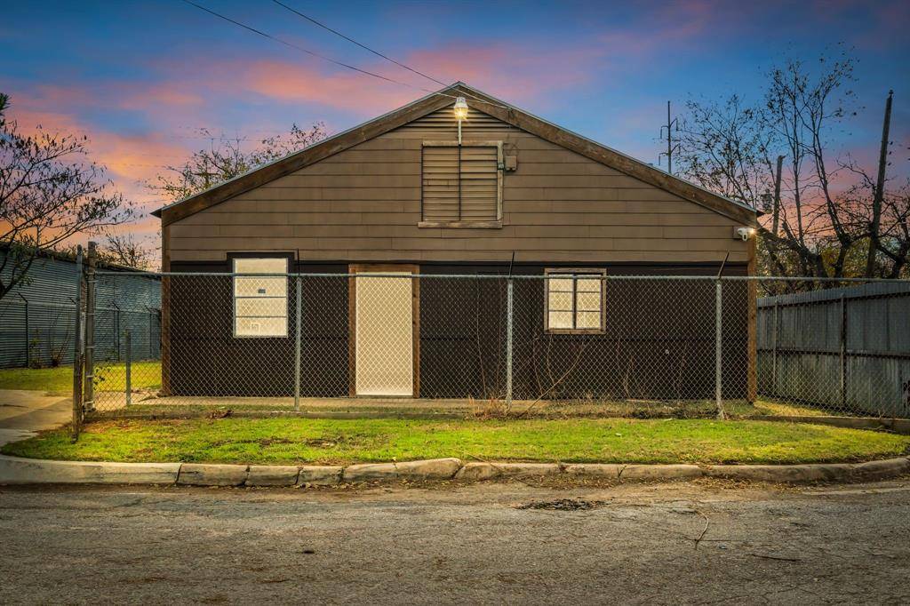 Fort Worth, TX 76112,5800 E Roselane Street