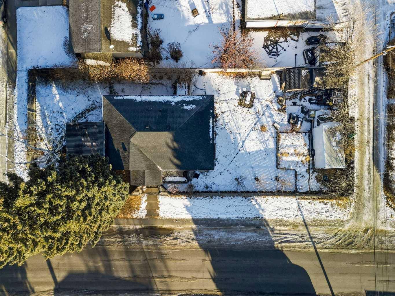 Calgary, AB T2B 0Z8,2240 38 ST SE