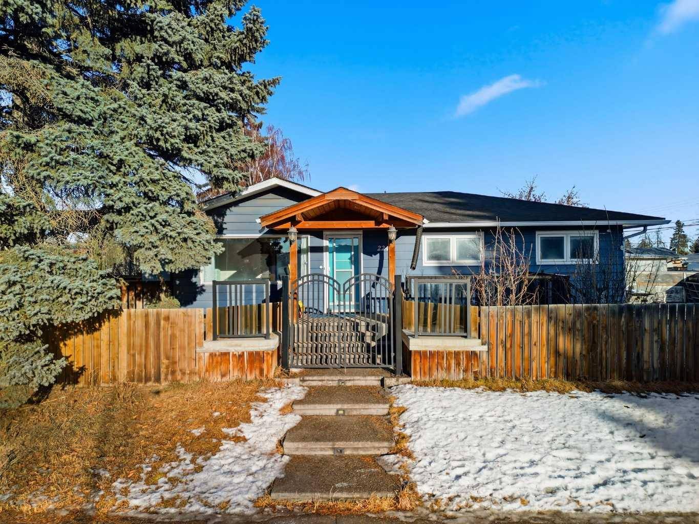 Calgary, AB T2B 0Z8,2240 38 ST SE