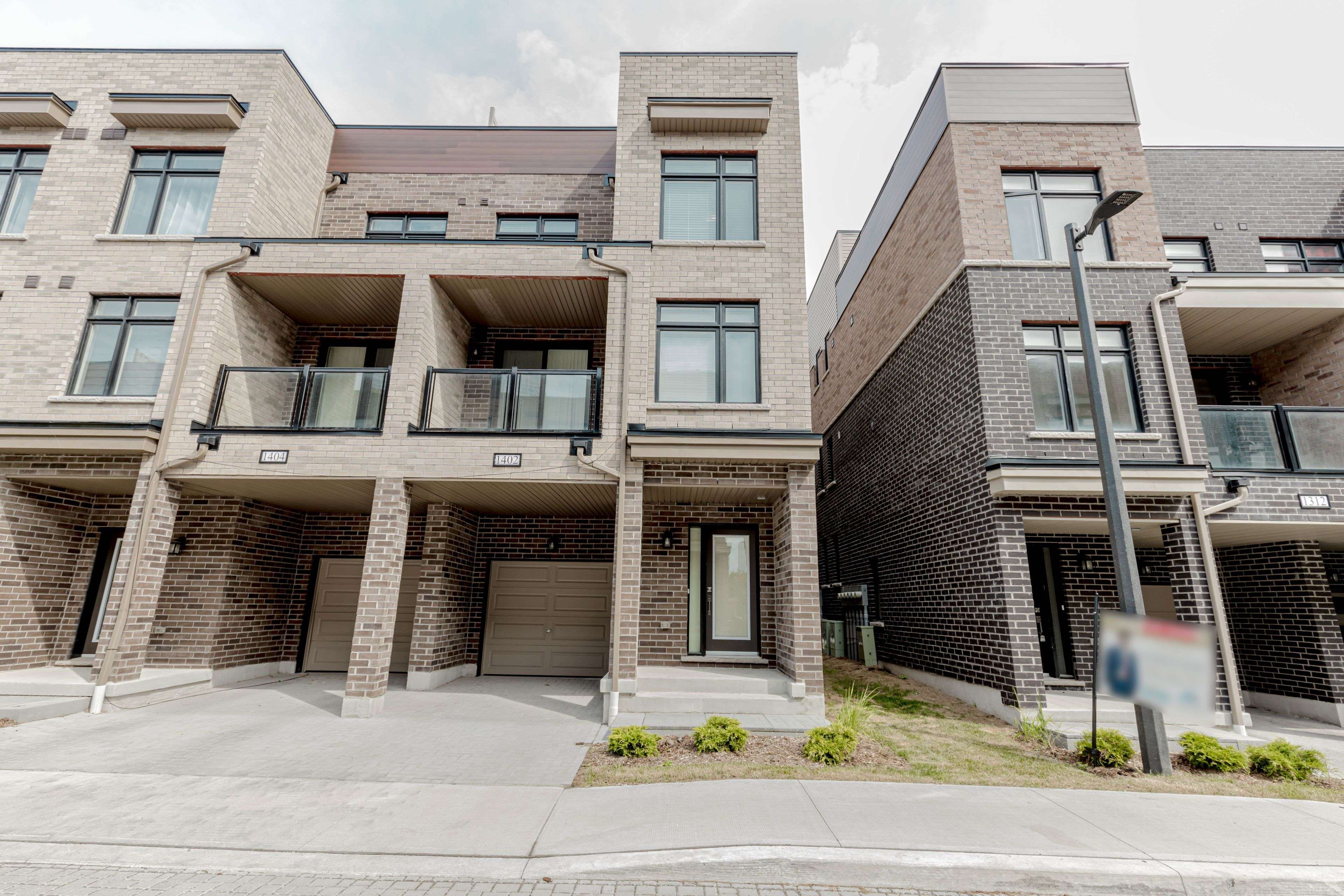 Pickering, ON L1V 0H2,1865 Pickering Pkwy #1402