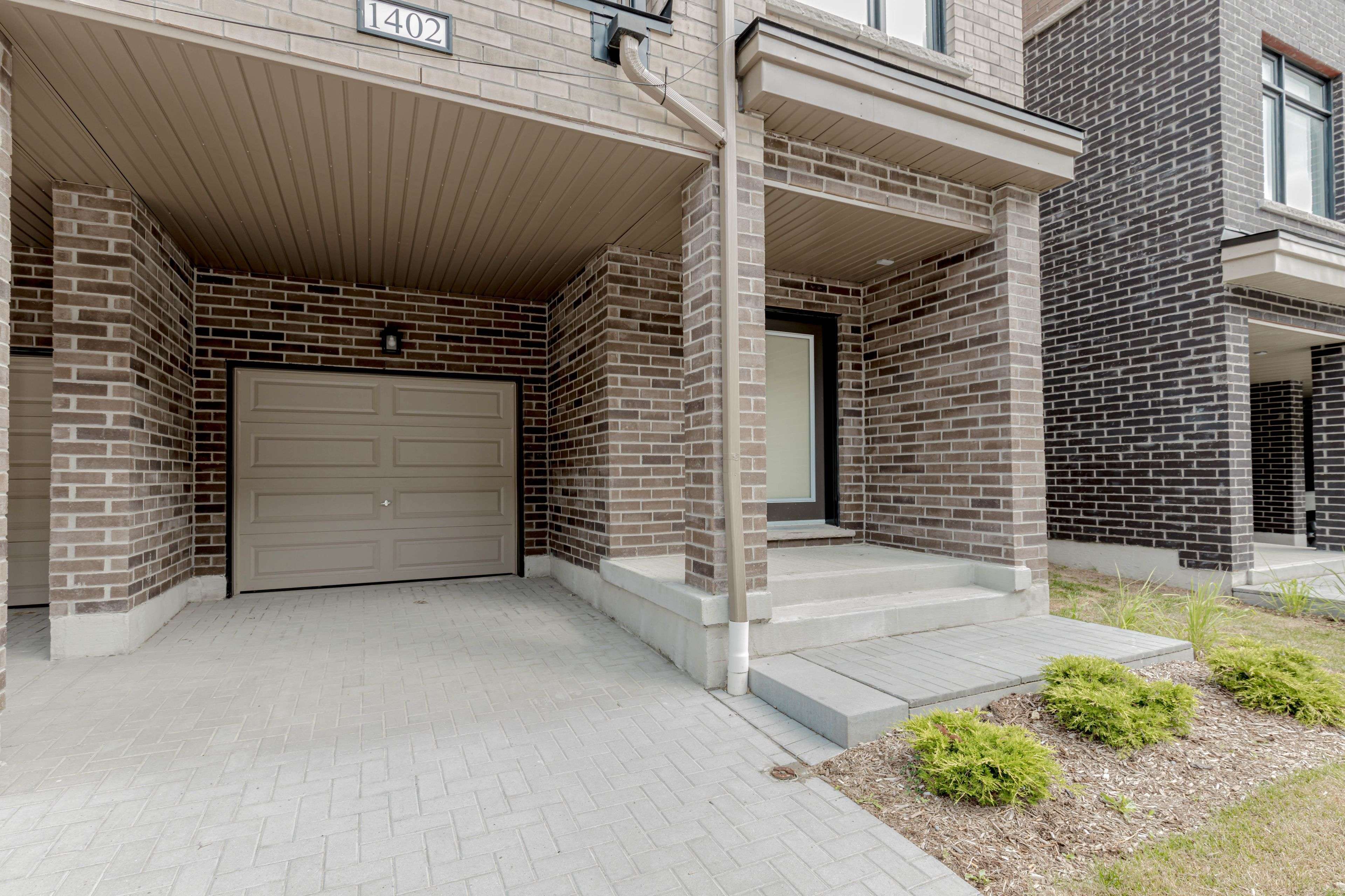 Pickering, ON L1V 0H2,1865 Pickering Pkwy #1402