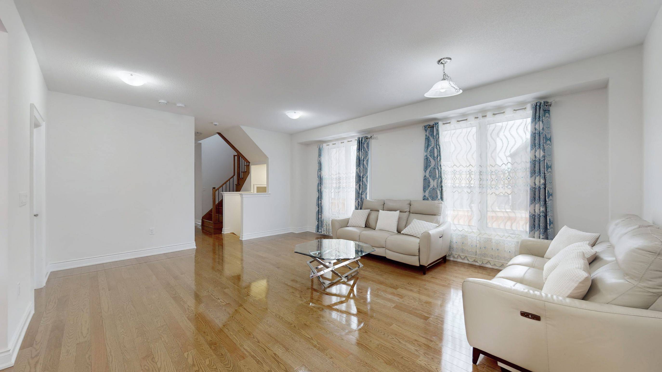 East Gwillimbury, ON L9N 0T4,19 Meadow Vista CRES