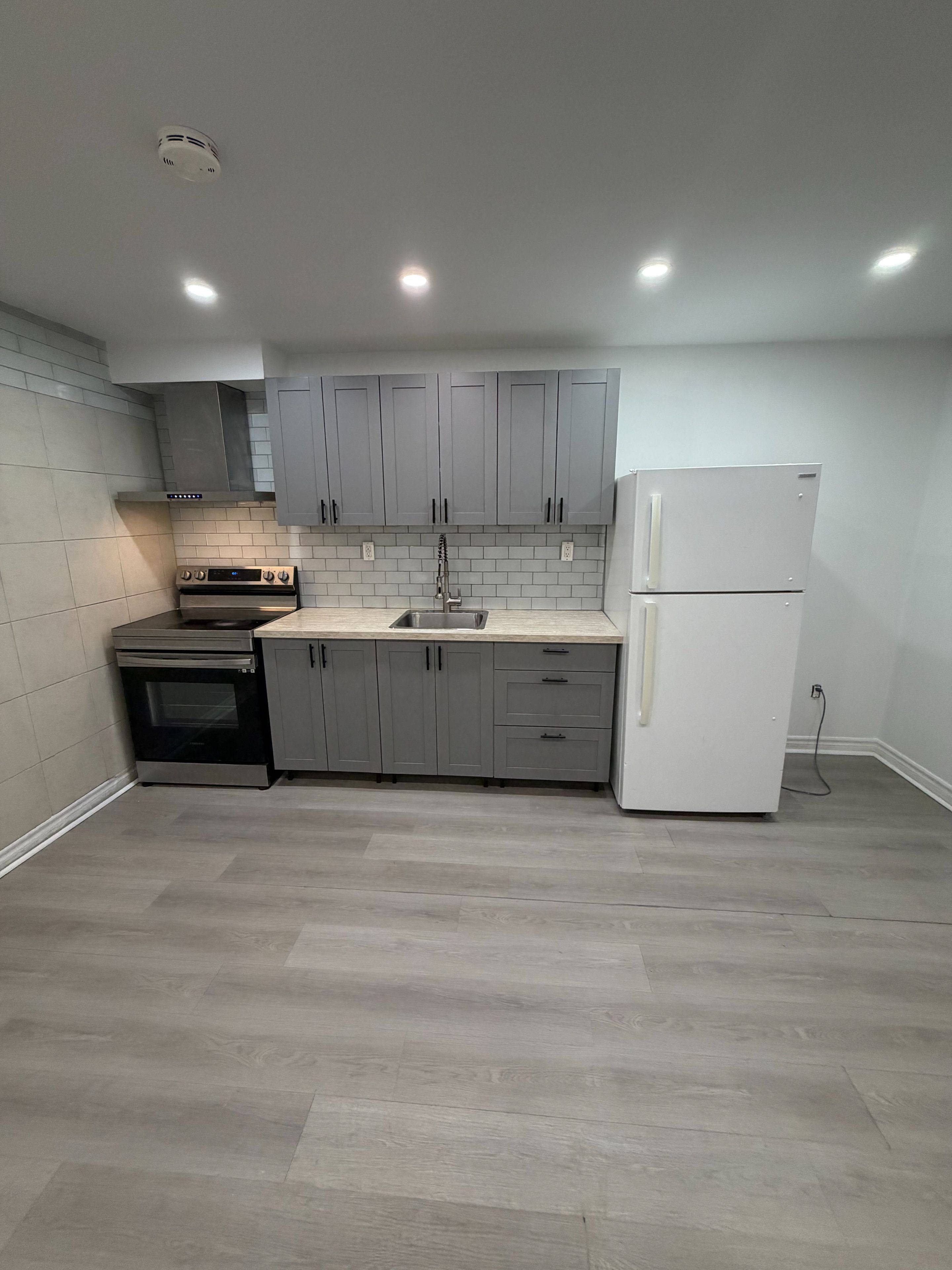 Toronto W04, ON M6M 4P7,1219 weston RD #Unit 1