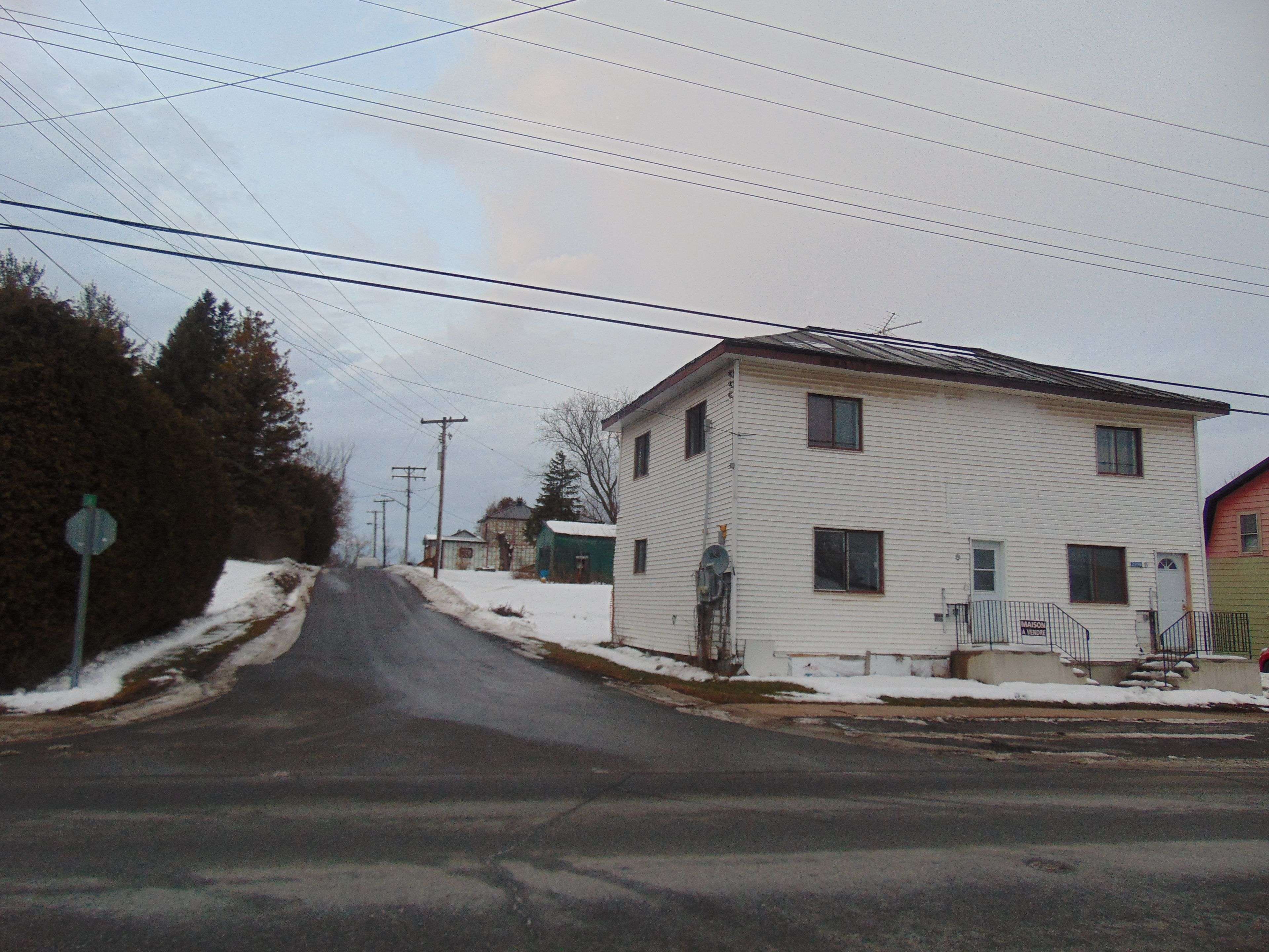 North Glengarry, ON K0B 1H0,21919 Main ST