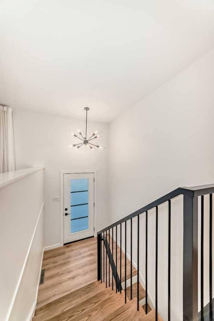 Calgary, AB T2J0R9,9803 Fairmount DR SE