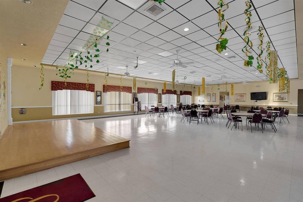 Boca Raton, FL 33428,9260 SW 14 ST #2408