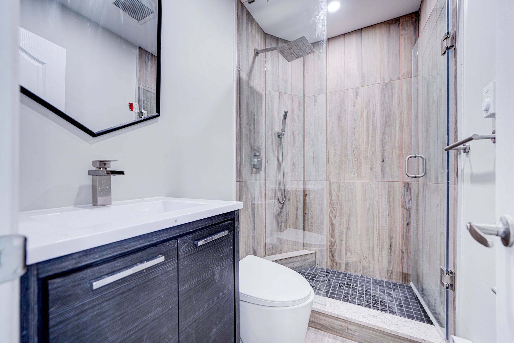 Toronto E03, ON M4K 3L3,850 Carlaw AVE #3rd Flr