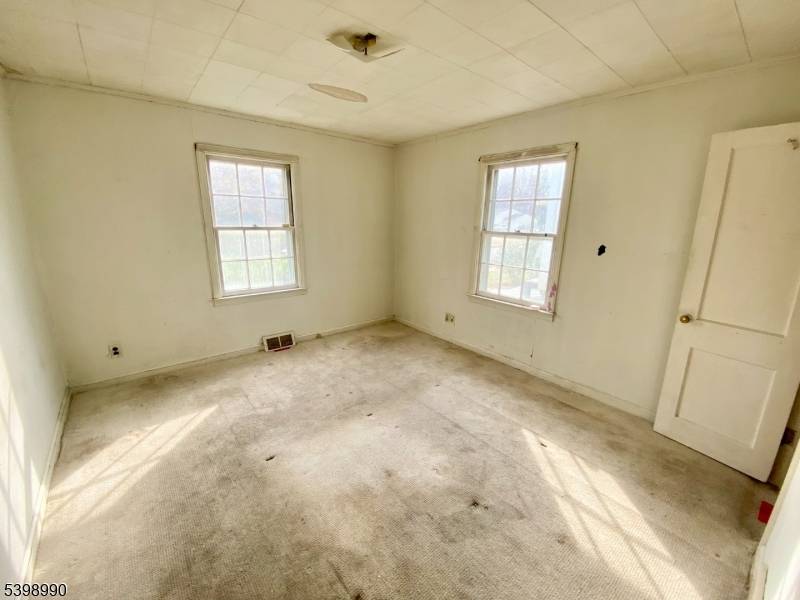 Ewing Twp., NJ 08618,323 Concord Ave