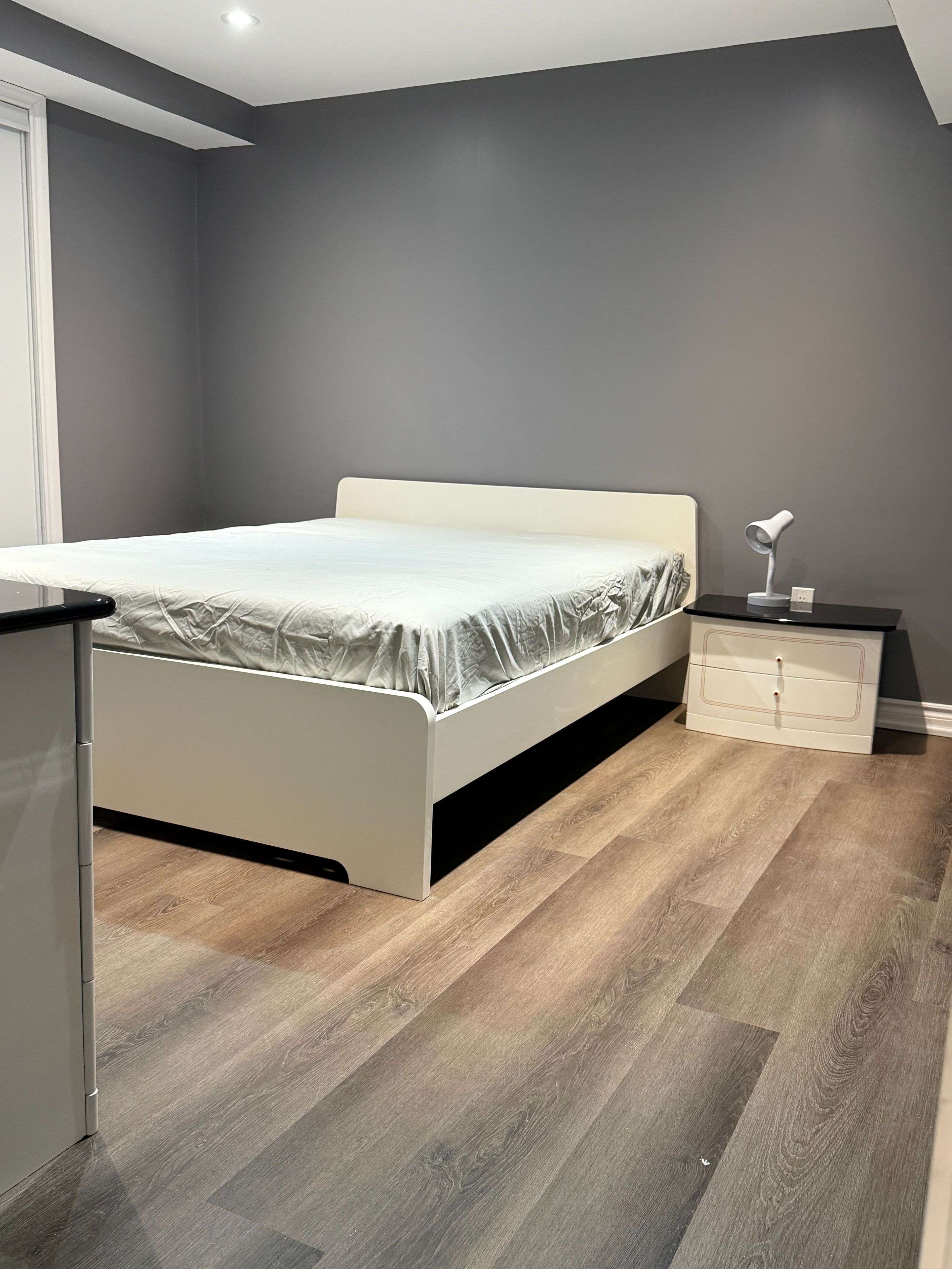 Mississauga, ON L5B 3M6,472 Parkview BLVD #BASEMENT