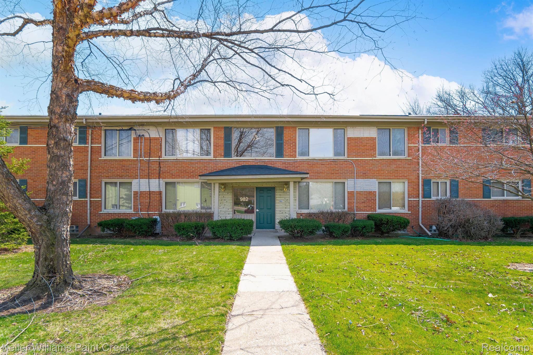 Birmingham, MI 48009,982 N ADAMS RD #6