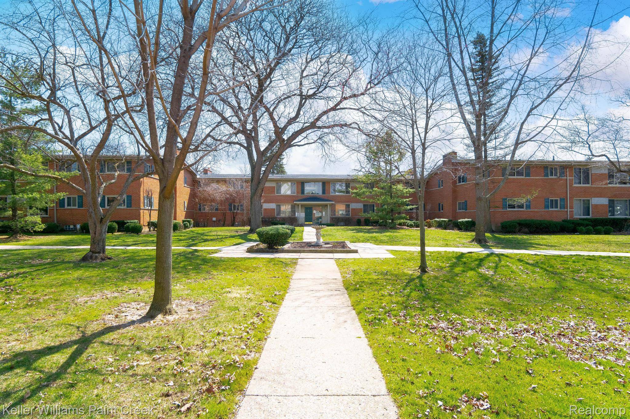 Birmingham, MI 48009,982 N ADAMS RD #6