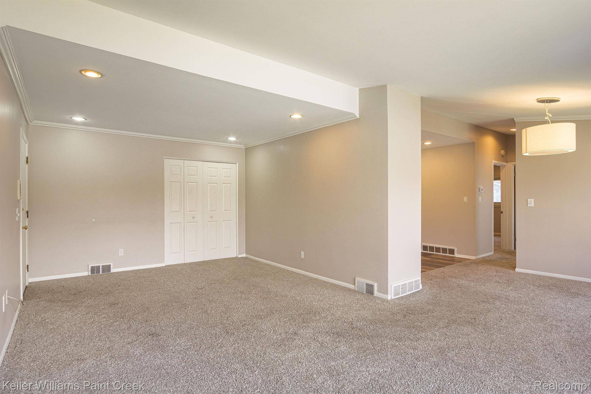 Birmingham, MI 48009,982 N ADAMS RD #6