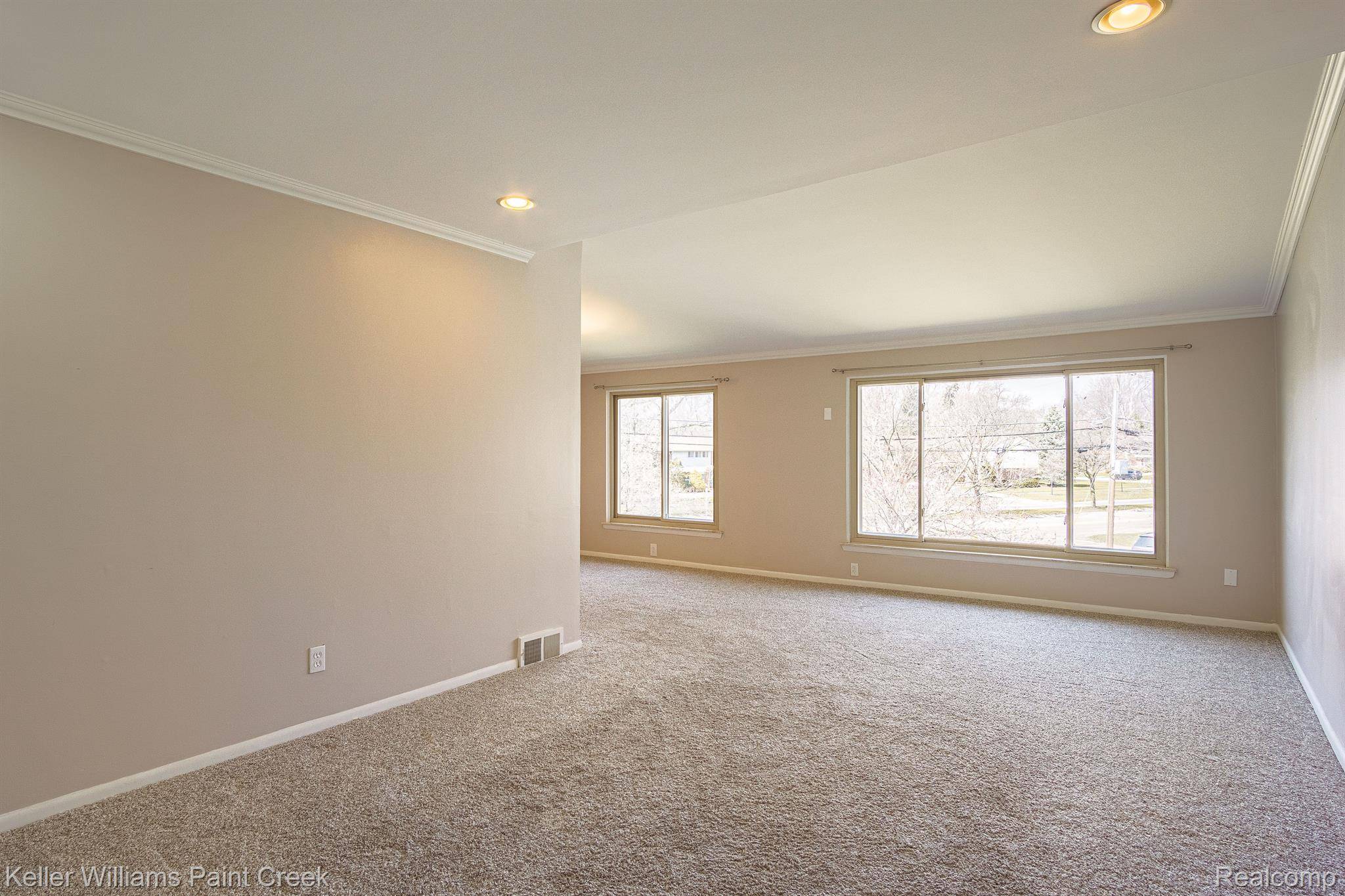 Birmingham, MI 48009,982 N ADAMS RD #6