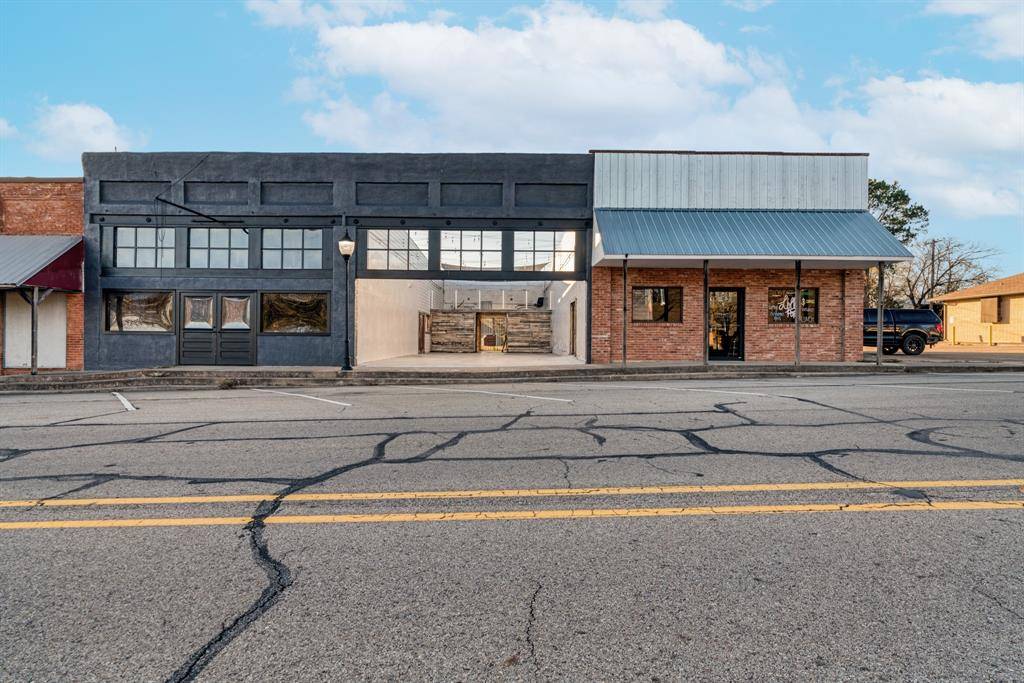 Bogata, TX 75417,125 N Main Street