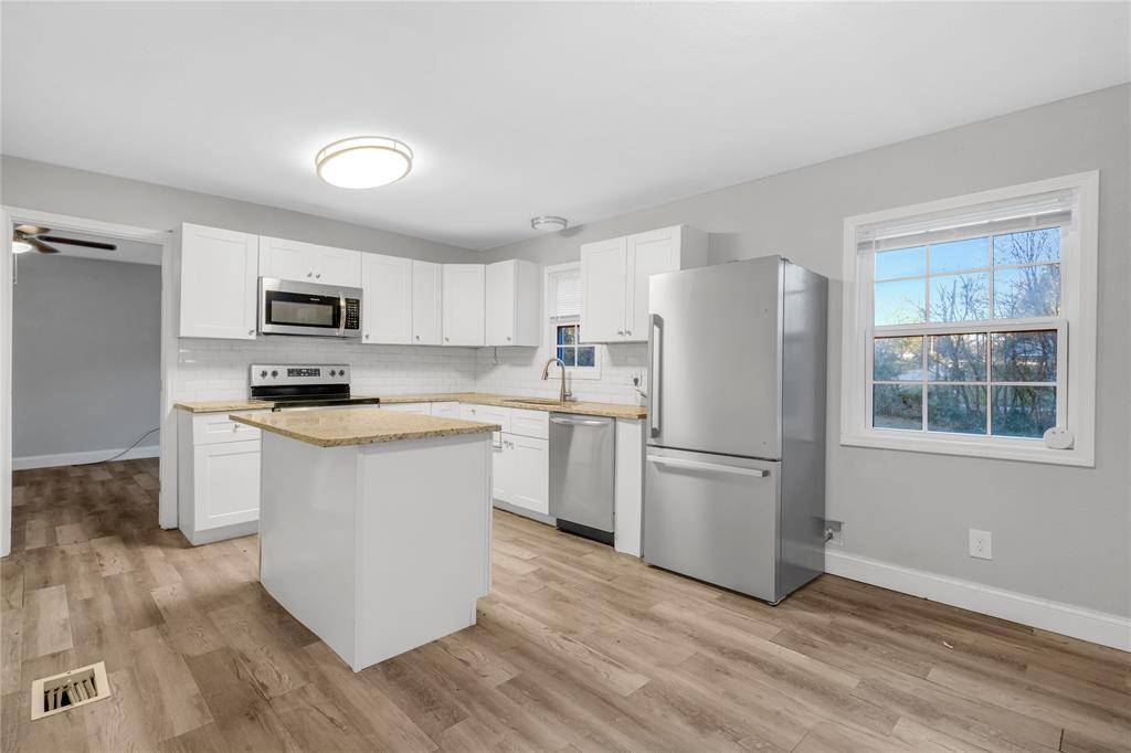 Mineola, TX 75773,422 Stone Street