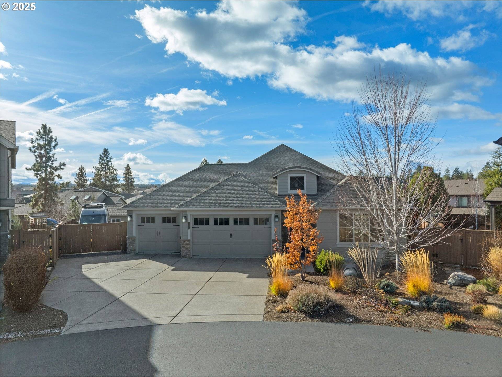 Bend, OR 97702,61076 MANHAE LOOP