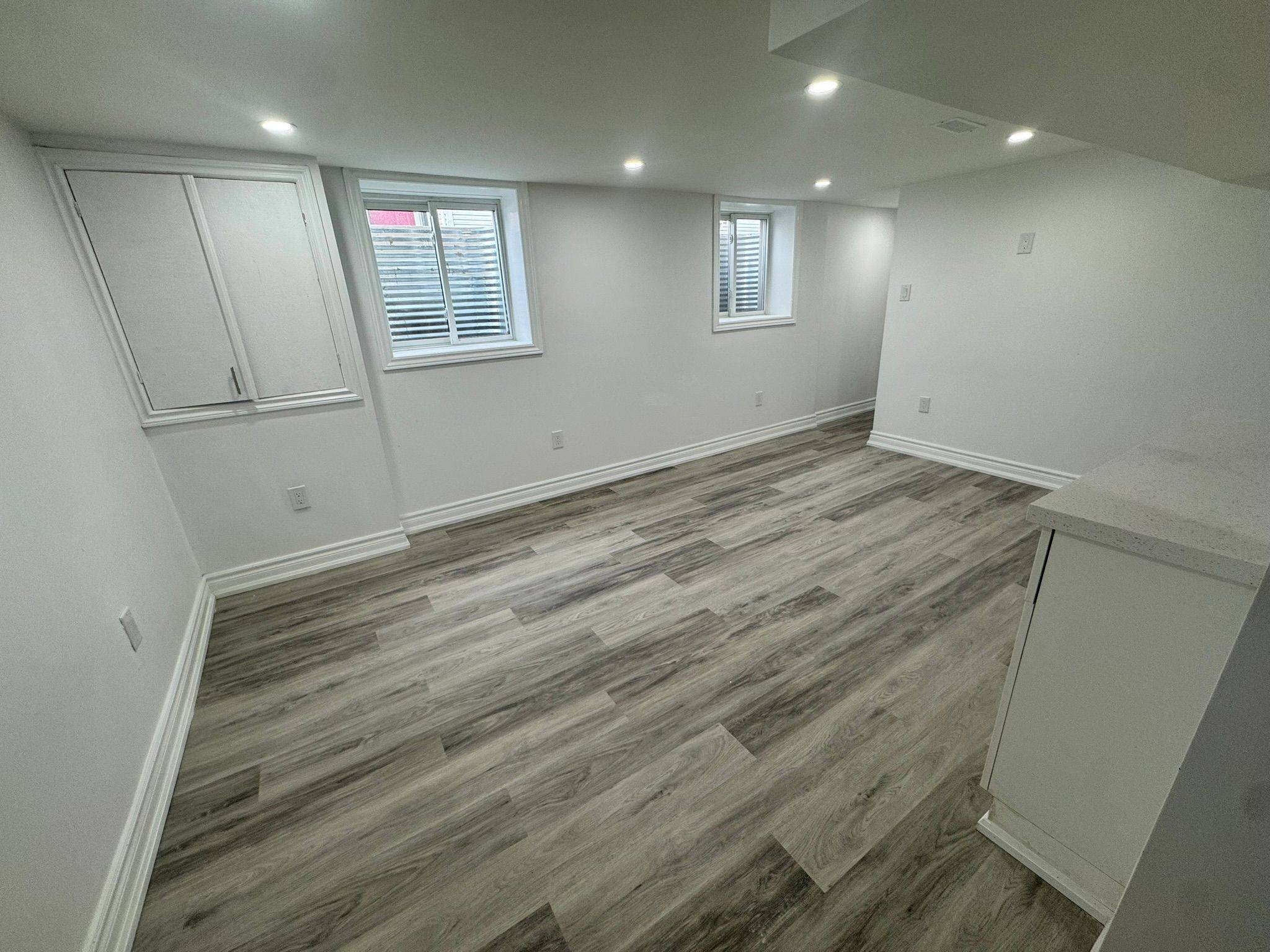 Oshawa, ON L1G 5Y4,97 Central Park BLVD N #Lower,