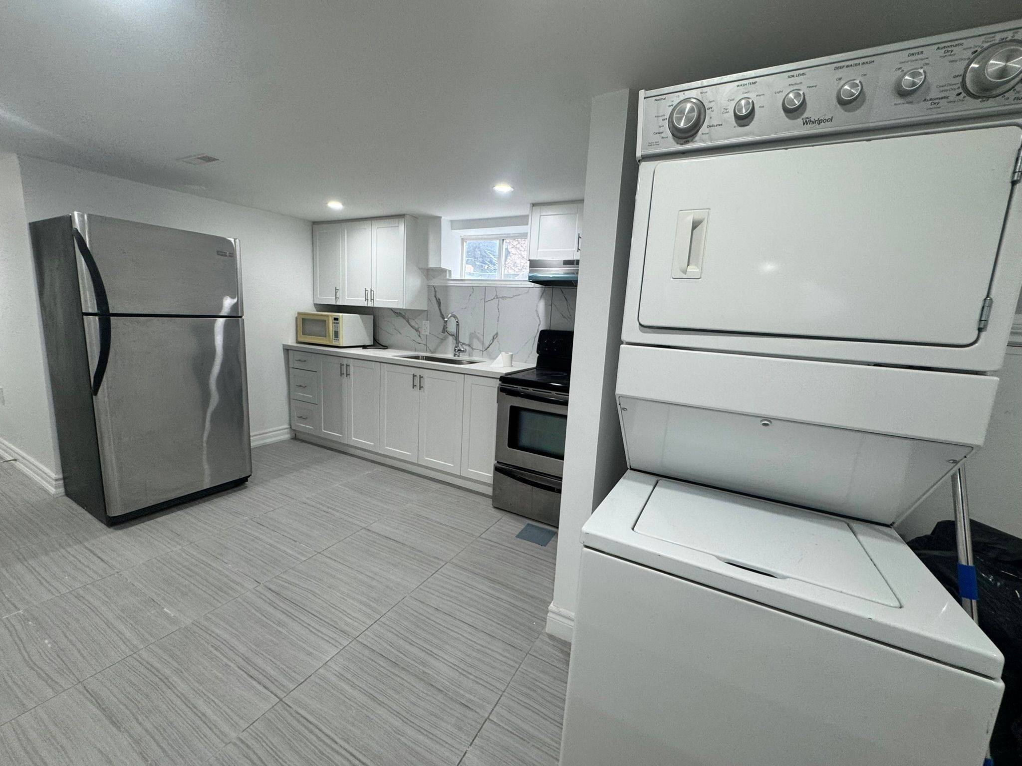 Oshawa, ON L1G 5Y4,97 Central Park BLVD N #Lower,