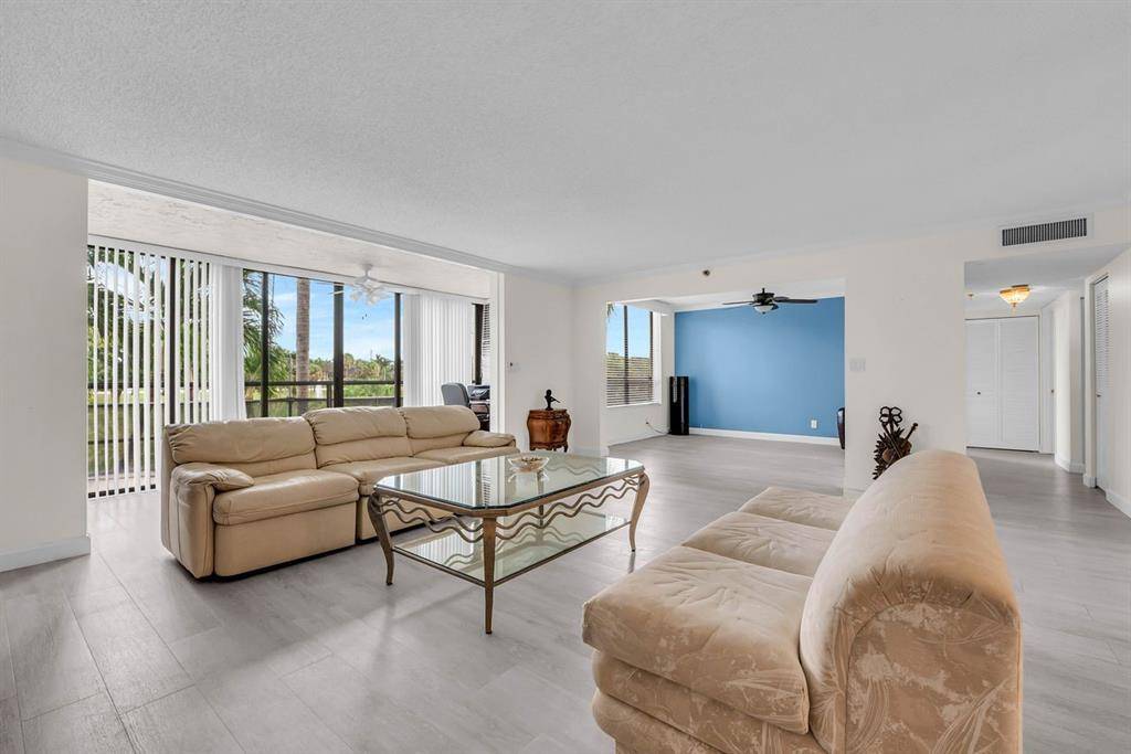 Boca Raton, FL 33433,7178 Promenade Dr #202