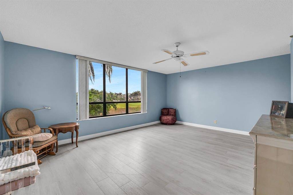 Boca Raton, FL 33433,7178 Promenade Dr #202