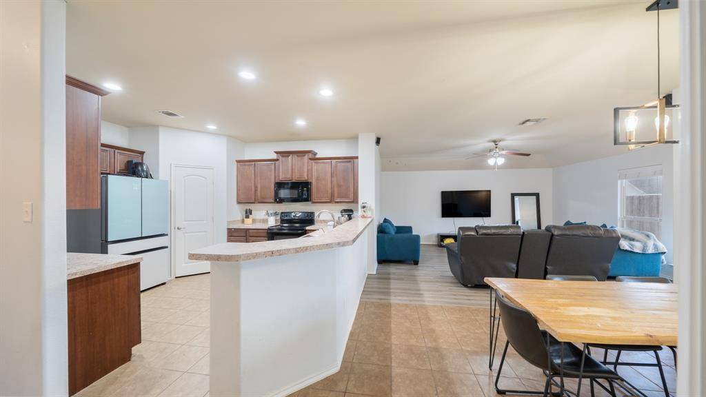 Heartland, TX 75126,2005 Sterling Gate Drive