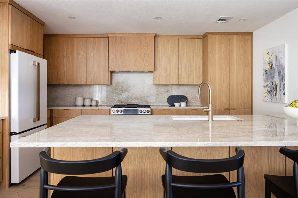 Dallas, TX 75248,7311 Carta Valley Drive