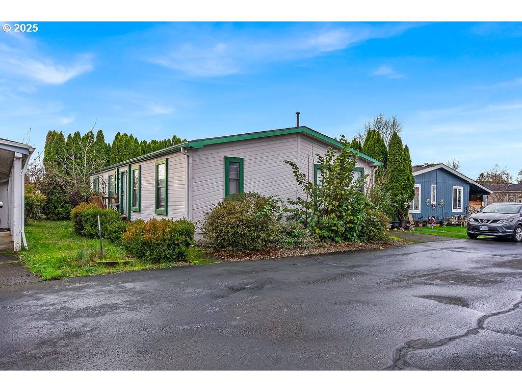 Newberg, OR 97132,301 E COLUMBIA DR #66