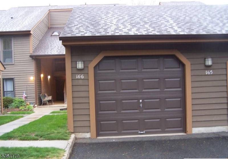 Edison Twp., NJ 08820,166 Hidden Hollow Ct #166