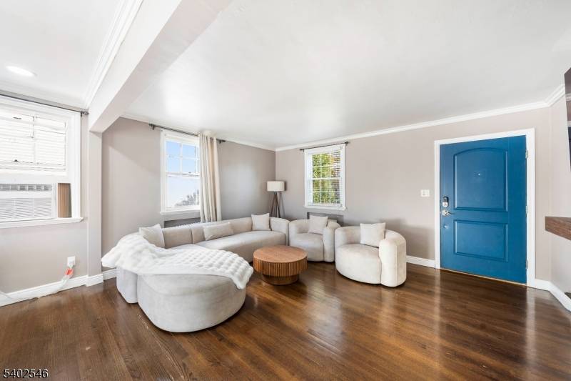 Rochelle Park Twp., NJ 07662,124 Hazley Ave