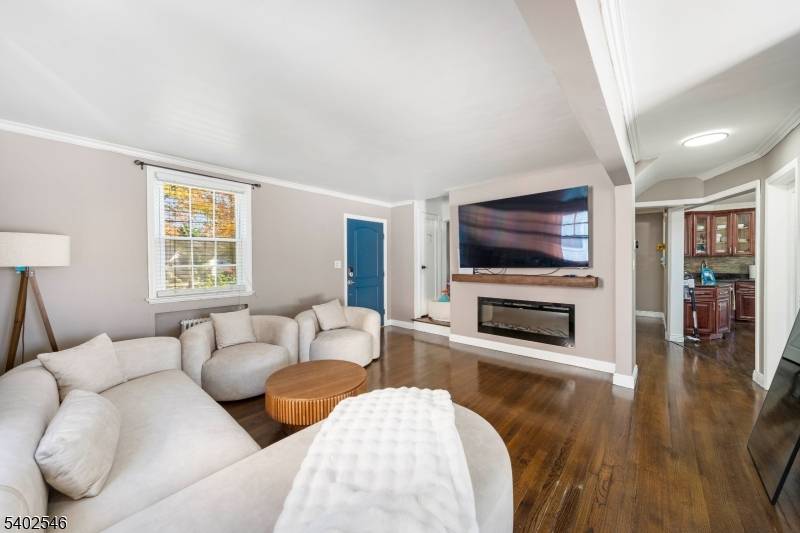 Rochelle Park Twp., NJ 07662,124 Hazley Ave