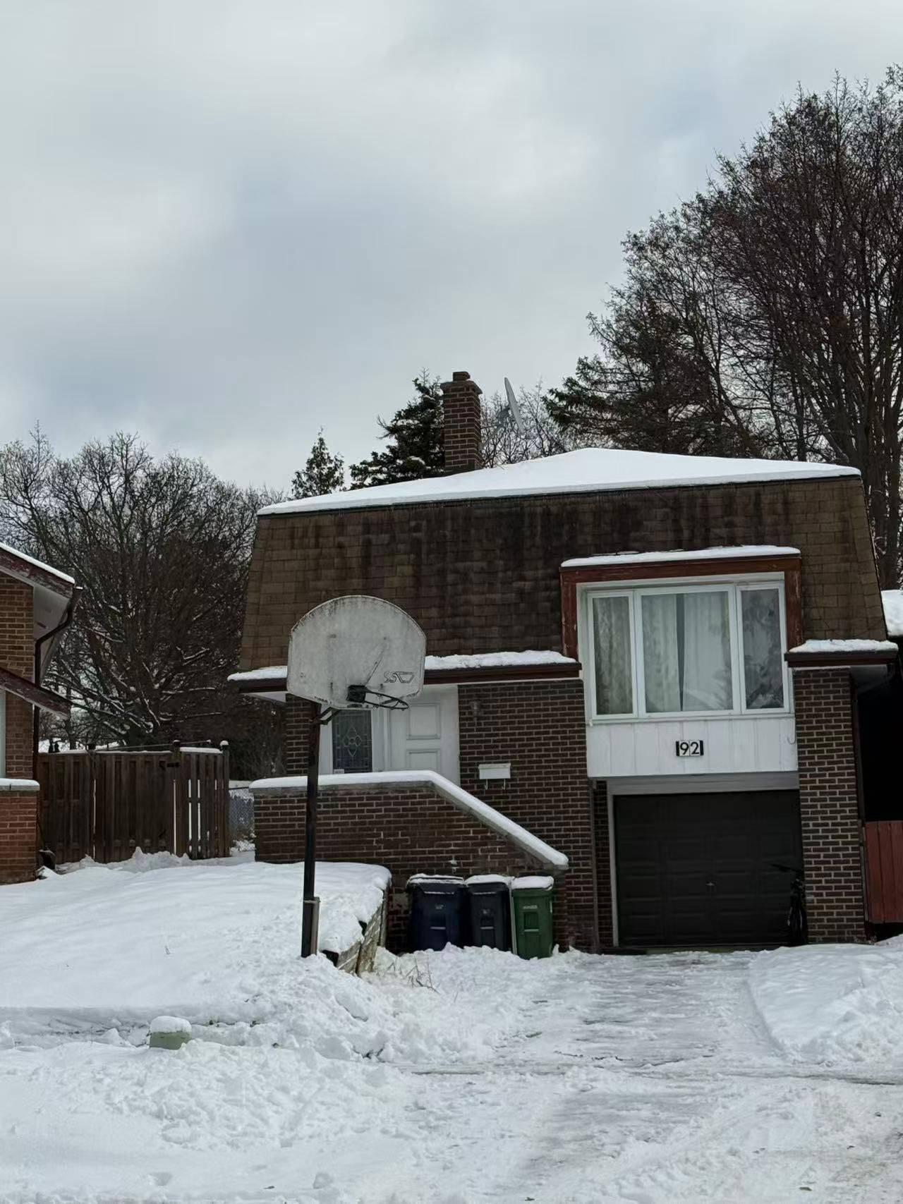 Toronto C15, ON M2H 3H1,92 Loganberry CRES #Bsmt