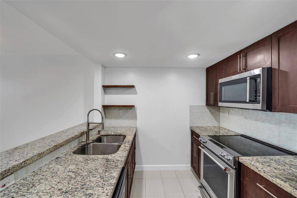 Miami, FL 33155,4550 SW 68th Ct Cir #54-8