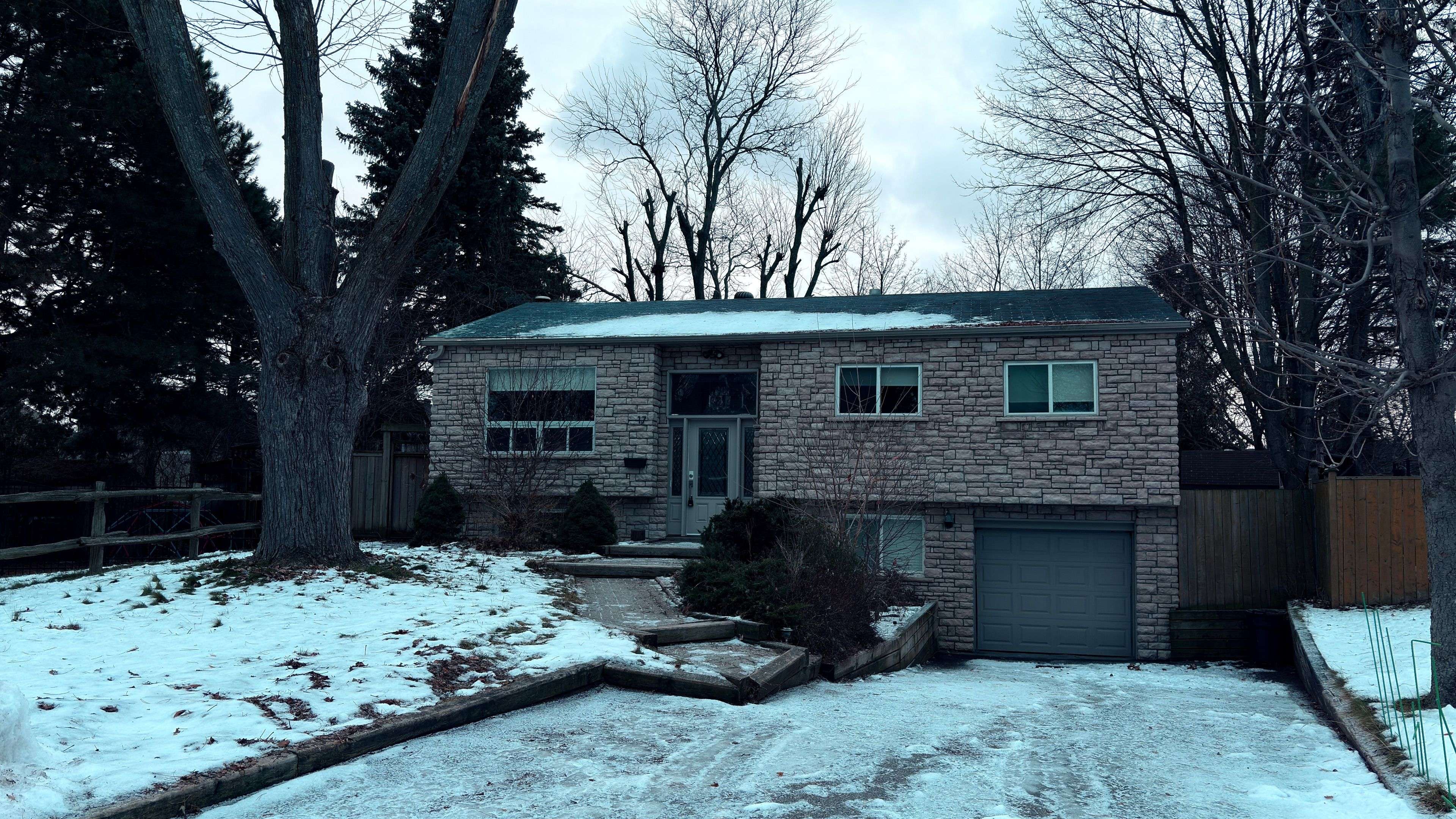 Richmond Hill, ON L4C 5K7,17 Law CRES S