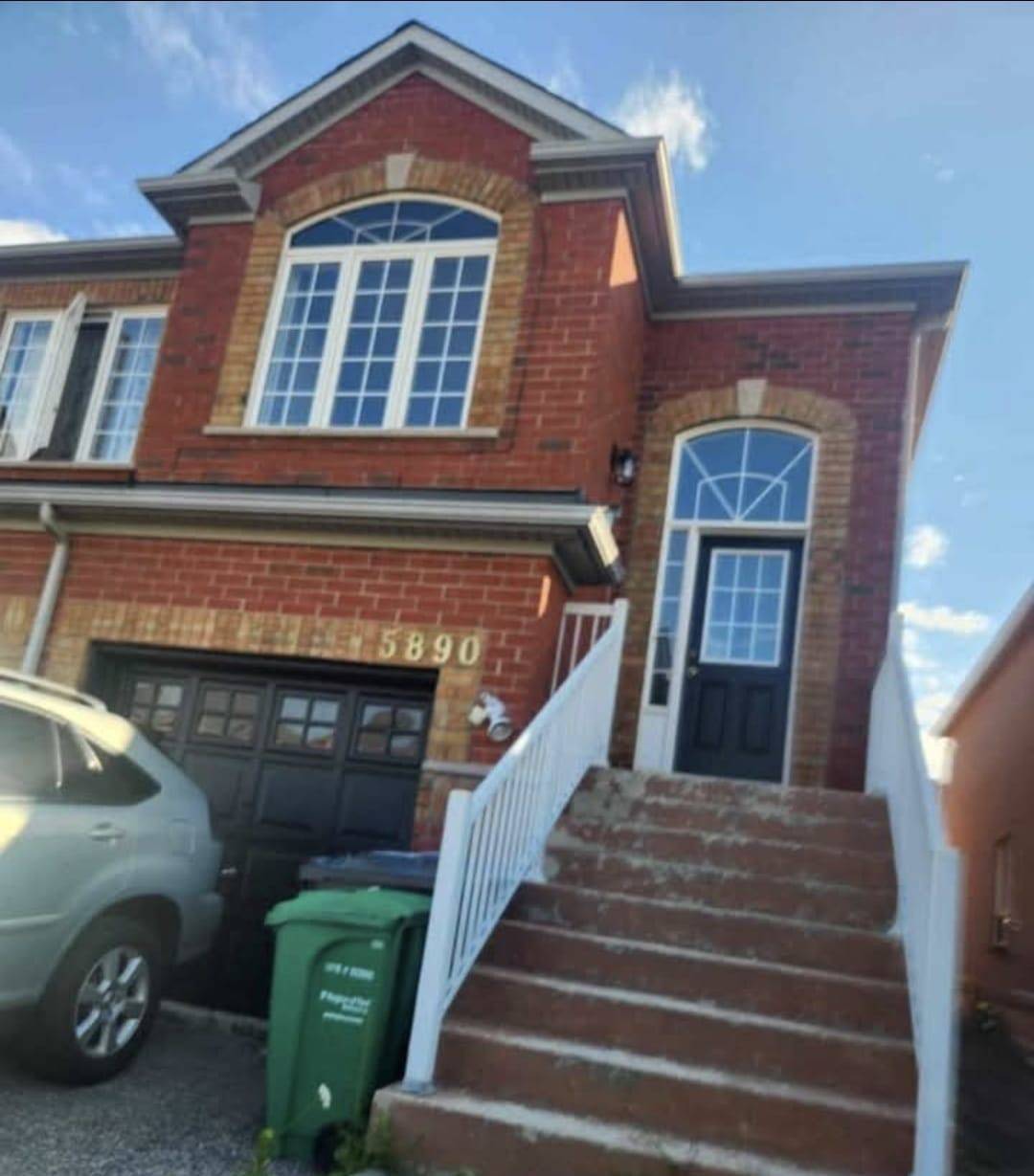 Mississauga, ON L5M 7A3,5890 Delledone DR W #Upper