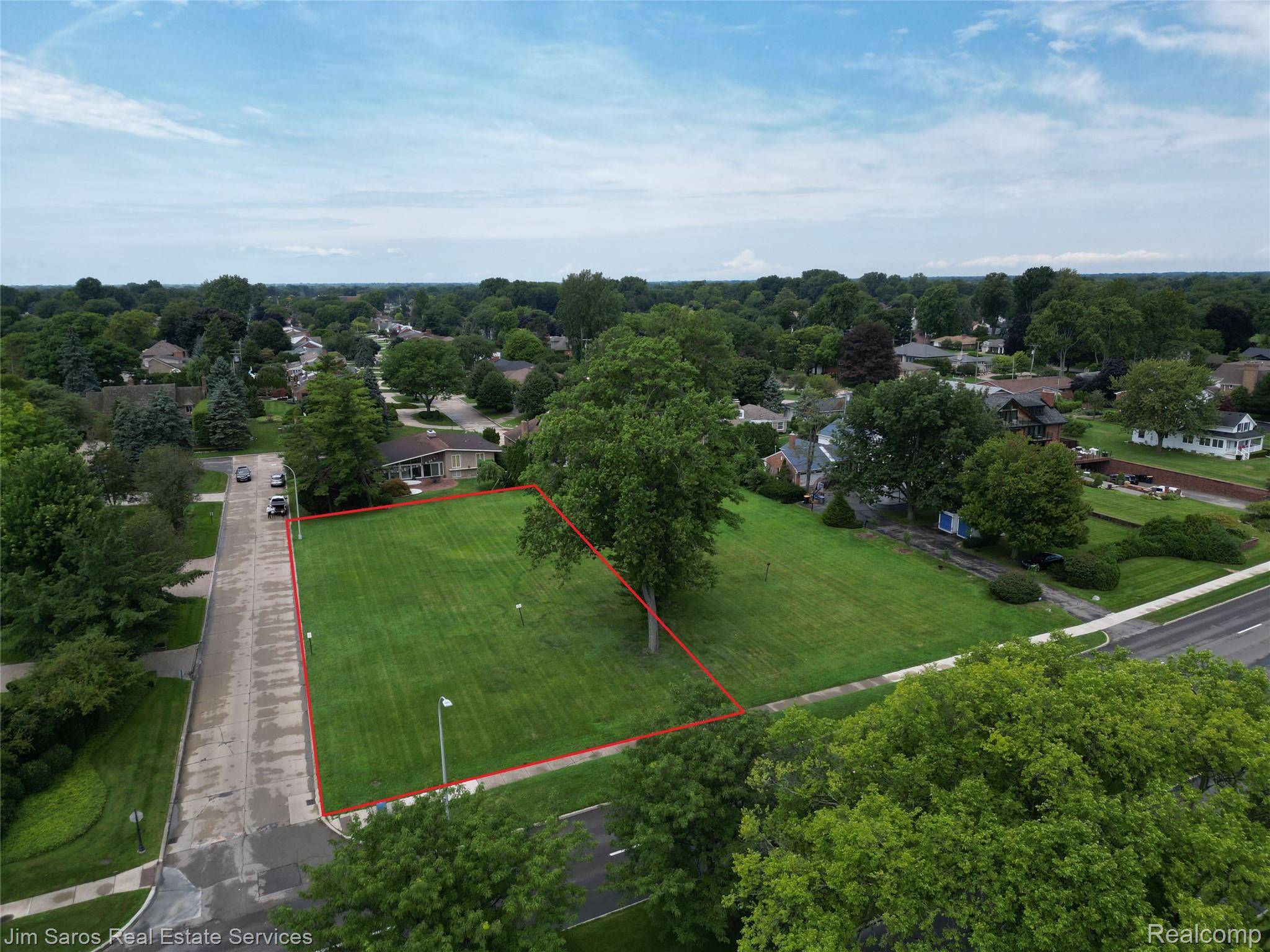 Grosse Pointe Shores, MI 48236,745 Lake Shore RD