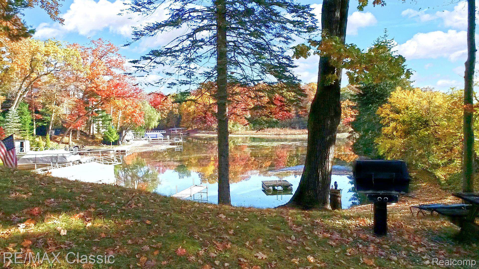 Lake Orion, MI 48362,512 FERNHURST CT