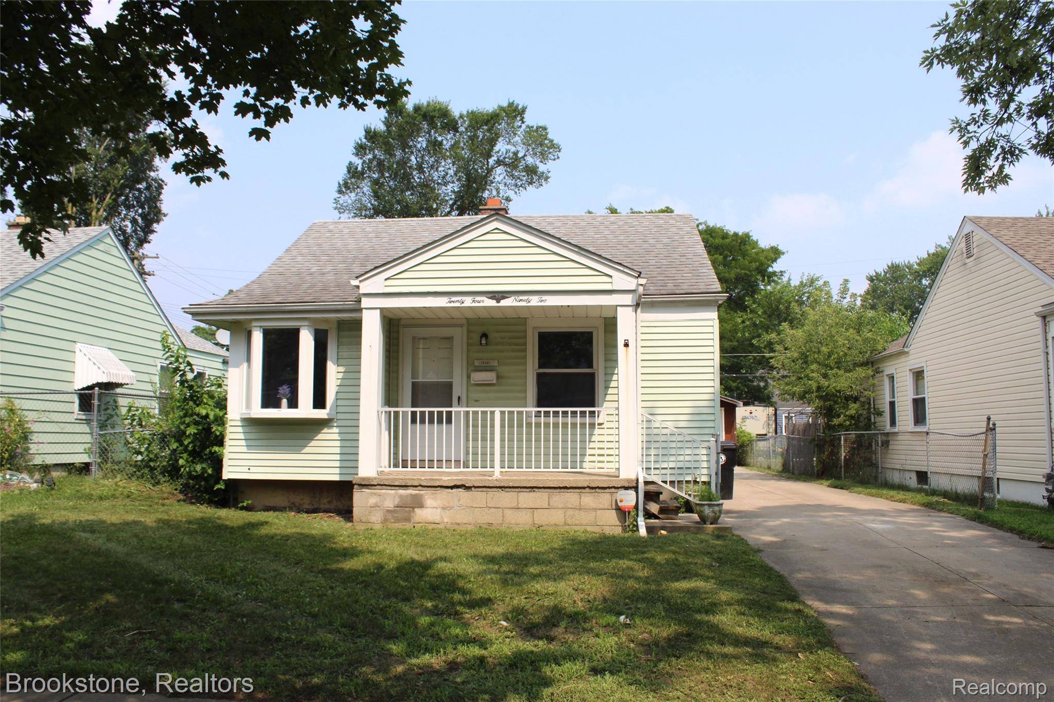 Redford, MI 48240,20492 Wakenden