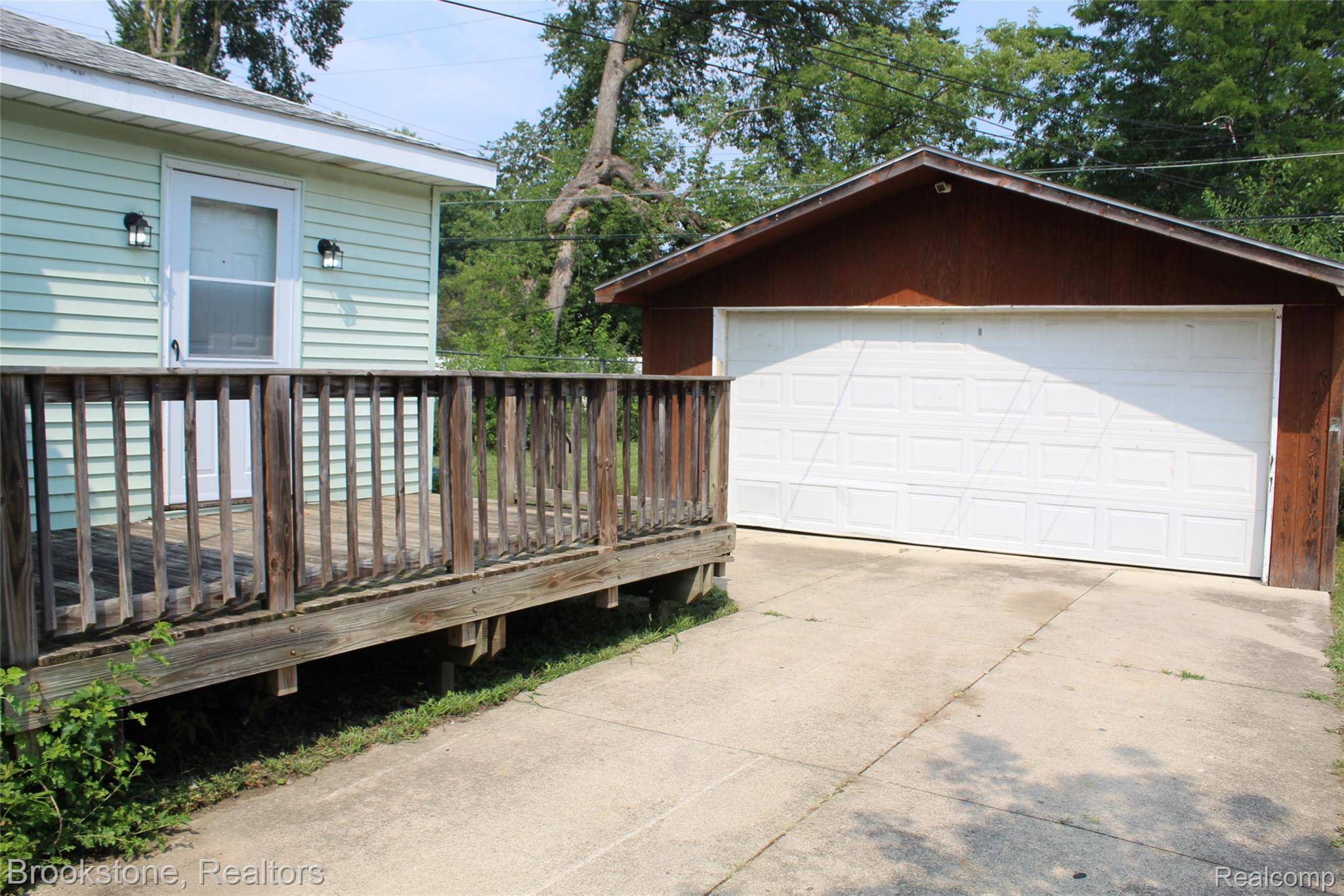 Redford, MI 48240,20492 Wakenden